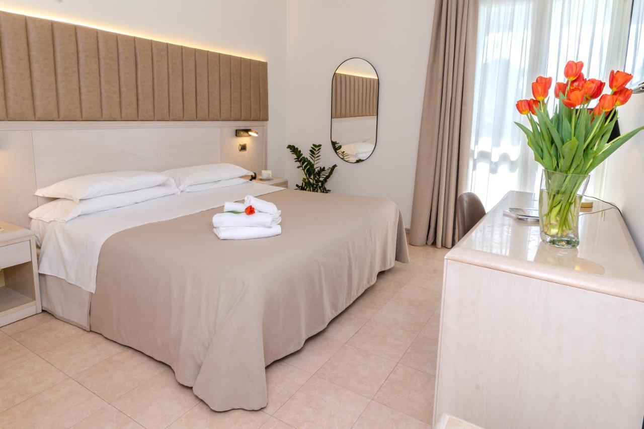 Hotel Falli Porto Cesareo Eksteriør bilde