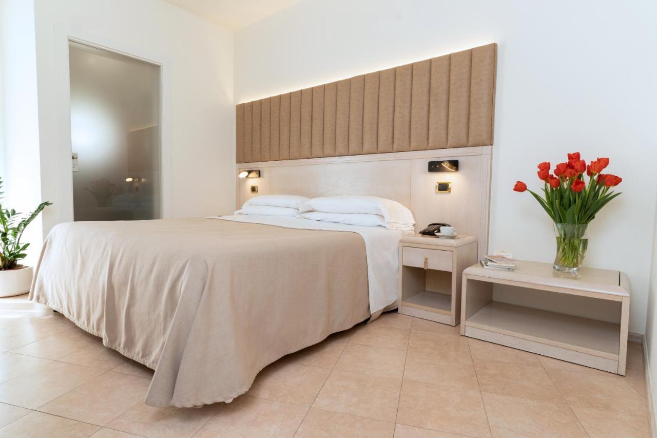 Hotel Falli Porto Cesareo Eksteriør bilde