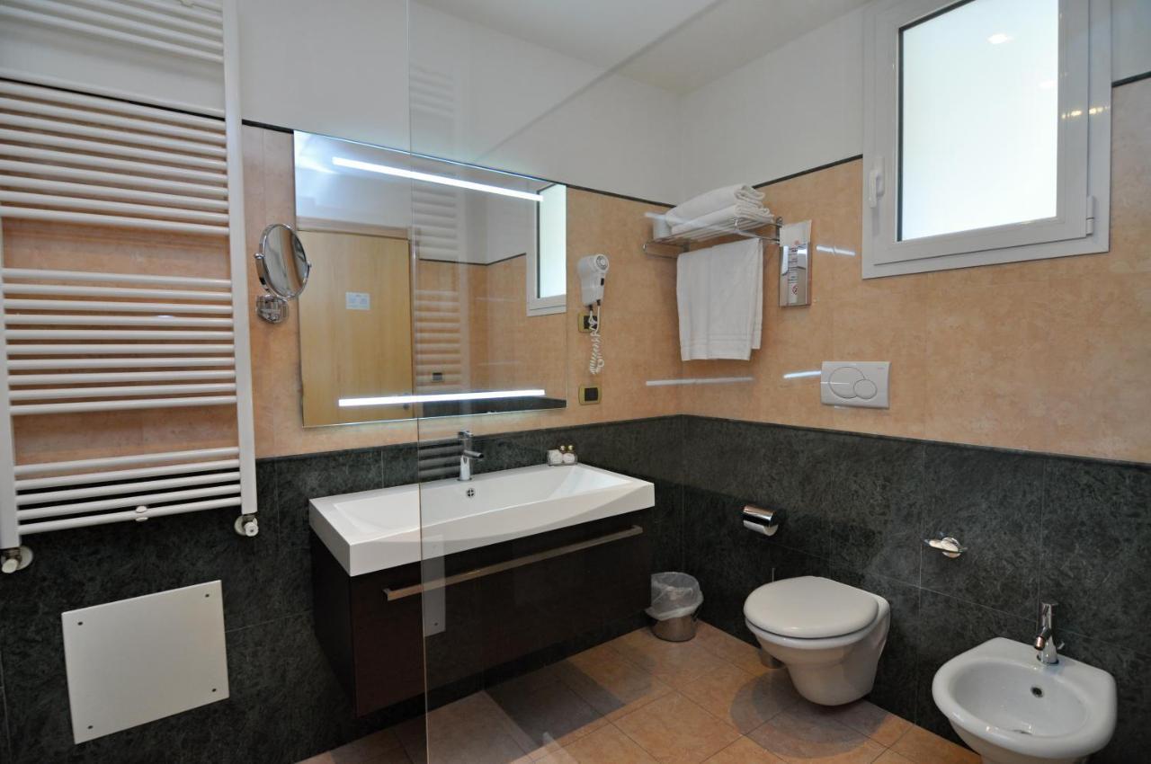 Hotel Falli Porto Cesareo Eksteriør bilde